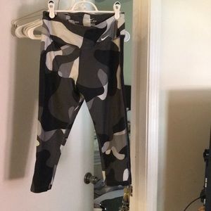 Dri-Fit Camo Capri Running Pants